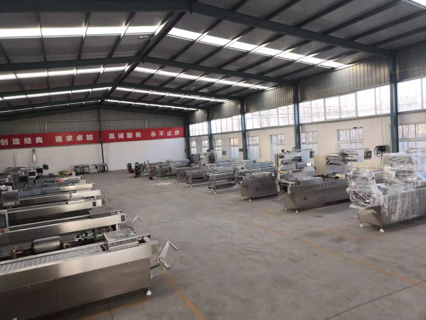 拉伸膜真空包裝機批量生產(chǎn) 拉伸膜真空包裝機批量生產(chǎn)